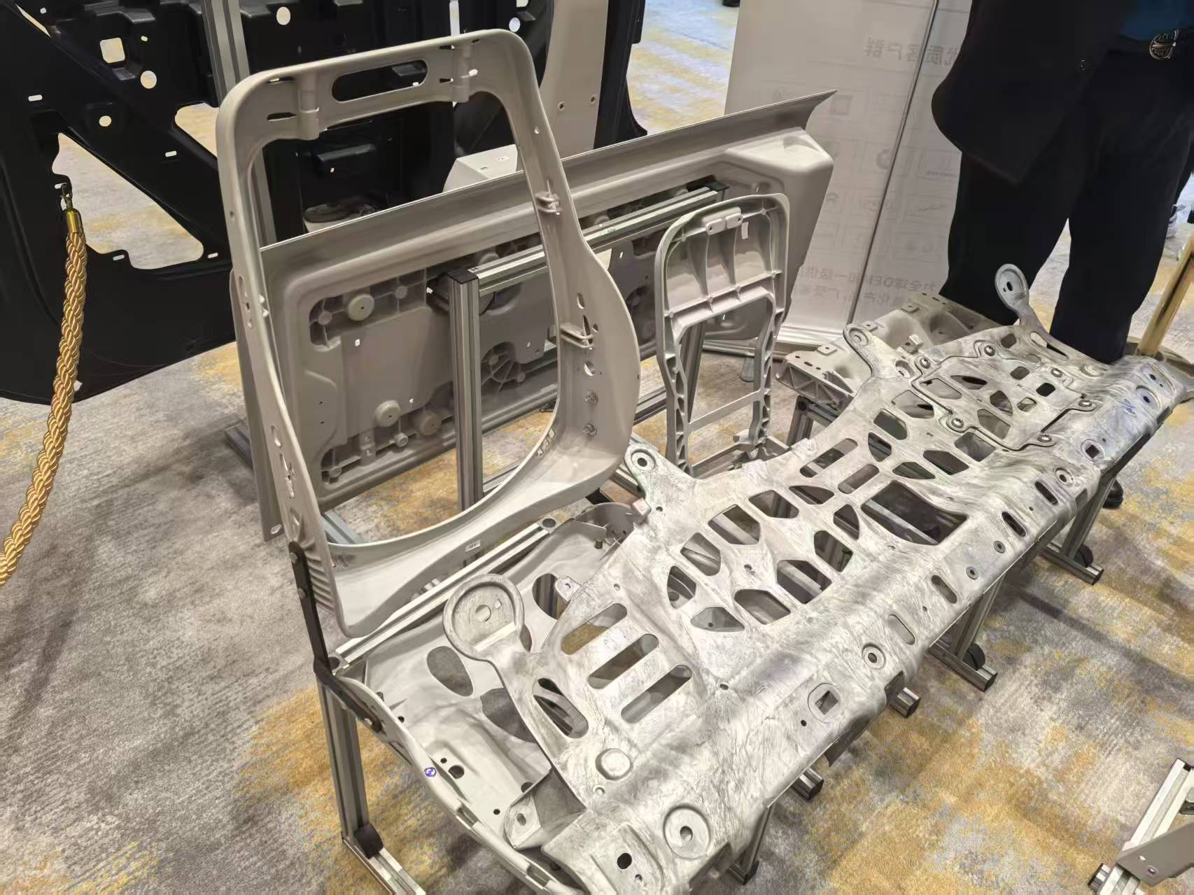 壓鑄脫模劑100問（48）鎂合金高壓壓鑄中模具溫度控制的核心要求是什么？如何實現(xiàn)？對于脫模劑的要求是什么？